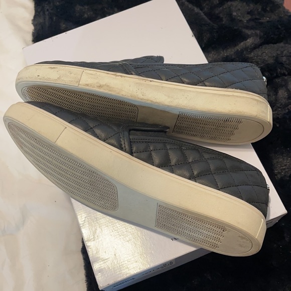 Steve Madden 8.5  black leather slip on - Picture 5 of 5